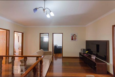 Casa à venda com 258m², 4 quartos e 4 vagasSala Superior