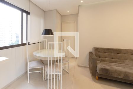 Sala de apartamento para alugar com 2 quartos, 52m² em Indianópolis, São Paulo