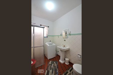 Casa à venda com 240m², 2 quartos e 1 vagaBanheiro