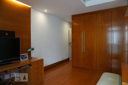 Apartamento à venda com 714m², 3 quartos e 3 vagasSuíte 1