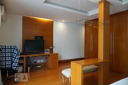Apartamento à venda com 714m², 3 quartos e 3 vagasSuíte 1