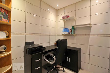 Casa à venda com 190m², 3 quartos e 2 vagasEscritório