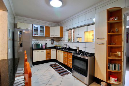 Casa à venda com 190m², 3 quartos e 2 vagasCozinha
