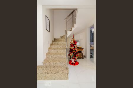 Escada de casa à venda com 3 quartos, 200m² em Aberta dos Morros, Porto Alegre