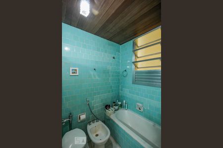 Apartamento à venda com 125m², 2 quartos e sem vagaBanheiro 