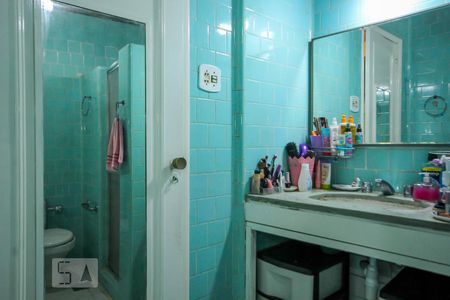 Apartamento à venda com 125m², 2 quartos e sem vagaBanheiro 