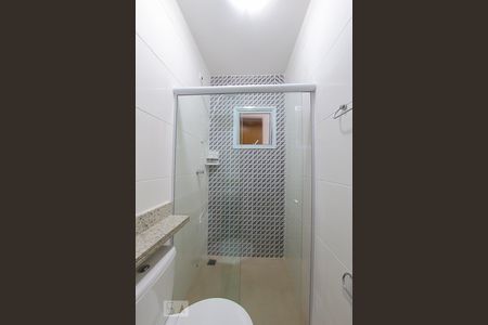 Banheiro de apartamento à venda com 1 quarto, 42m² em Vila Mazzei, São Paulo