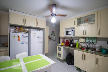Apartamento à venda com 180m², 4 quartos e 2 vagasCozinha
