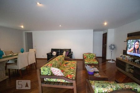 Apartamento à venda com 180m², 4 quartos e 2 vagasSala