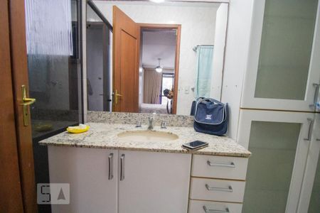 Apartamento à venda com 180m², 4 quartos e 2 vagasBanheiro da Suíte 1