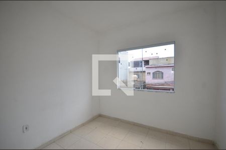 Quarto 1 de casa para alugar com 2 quartos, 50m² em Marechal Hermes, Rio de Janeiro