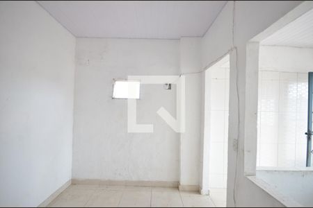 Quarto 2 de casa para alugar com 2 quartos, 50m² em Marechal Hermes, Rio de Janeiro