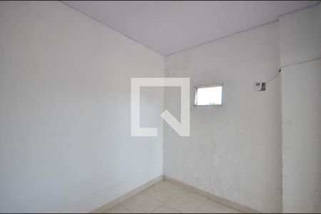Quarto 2 de casa para alugar com 2 quartos, 50m² em Marechal Hermes, Rio de Janeiro