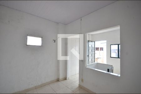Quarto 2 de casa para alugar com 2 quartos, 50m² em Marechal Hermes, Rio de Janeiro