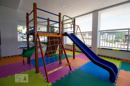 Apartamento para alugar com 81m², 2 quartos e 1 vagaÁrea Comum - Playground