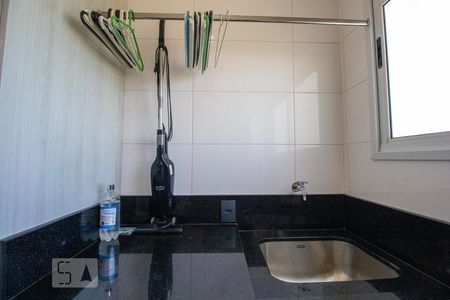 Apartamento para alugar com 81m², 2 quartos e 1 vagaArea de serviço