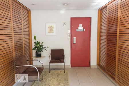 Apartamento à venda com 85m², 2 quartos e 1 vaga Apartamento à venda com 85m², 2 quartos e 1 vagaHall