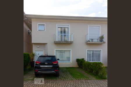 Fachada de casa de condomínio para alugar com 3 quartos, 130m² em Chácara Canta Galo, Cotia
