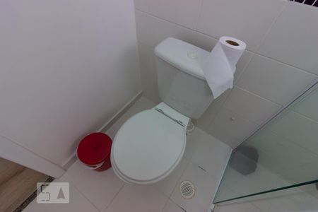 Casa de condomínio para alugar com 130m², 3 quartos e 2 vagas Casa de condomínio para alugar com 130m², 3 quartos e 2 vagasBanheiro 2