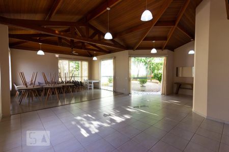 Casa de condomínio para alugar com 130m², 3 quartos e 2 vagas Casa de condomínio para alugar com 130m², 3 quartos e 2 vagasÁrea comum - Salão de festas
