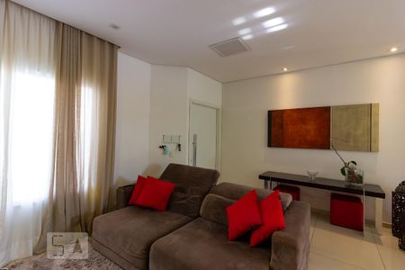 Sala de casa de condomínio para alugar com 3 quartos, 130m² em Chácara Canta Galo, Cotia