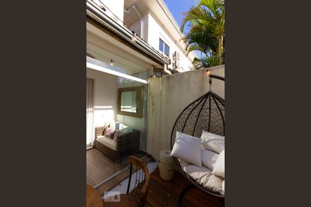 Casa de condomínio para alugar com 130m², 3 quartos e 2 vagas Casa de condomínio para alugar com 130m², 3 quartos e 2 vagasQuintal