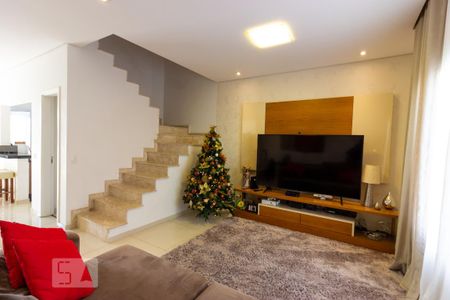 Casa de Condomínio para alugar com 3 quartos, 130m² em Chácara Canta Galo, Cotia