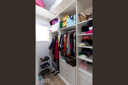 Casa de condomínio para alugar com 130m², 3 quartos e 2 vagas Casa de condomínio para alugar com 130m², 3 quartos e 2 vagasCloset - Suite