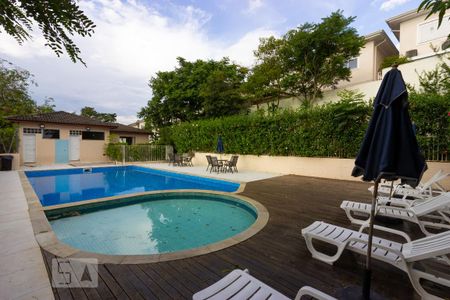 Casa de condomínio para alugar com 130m², 3 quartos e 2 vagas Casa de condomínio para alugar com 130m², 3 quartos e 2 vagasÁrea comum - Piscina