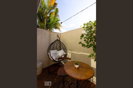 Casa de condomínio para alugar com 130m², 3 quartos e 2 vagas Casa de condomínio para alugar com 130m², 3 quartos e 2 vagasQuintal