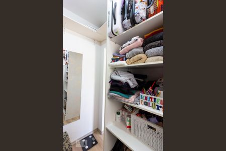 Casa de condomínio para alugar com 130m², 3 quartos e 2 vagas Casa de condomínio para alugar com 130m², 3 quartos e 2 vagasCloset - Suite
