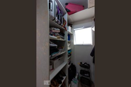 Casa de condomínio para alugar com 130m², 3 quartos e 2 vagas Casa de condomínio para alugar com 130m², 3 quartos e 2 vagasCloset - Suite