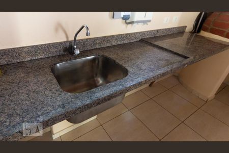 Casa de condomínio para alugar com 130m², 3 quartos e 2 vagas Casa de condomínio para alugar com 130m², 3 quartos e 2 vagasDetalhe - Salão de festas