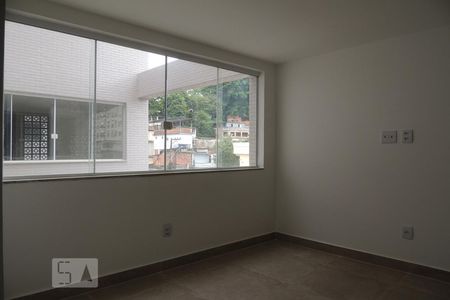Sala de apartamento para alugar com 2 quartos, 48m² em Pechincha, Rio de Janeiro