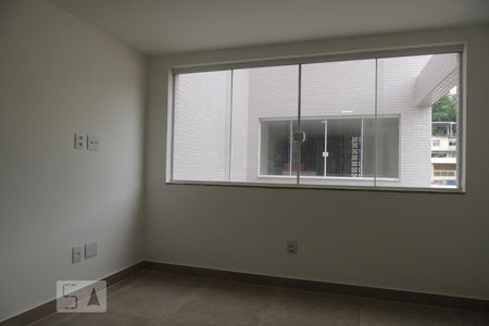 Sala de apartamento para alugar com 2 quartos, 48m² em Pechincha, Rio de Janeiro