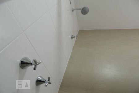 Apartamento para alugar com 48m², 2 quartos e 1 vagaDetalhe do banheiro
