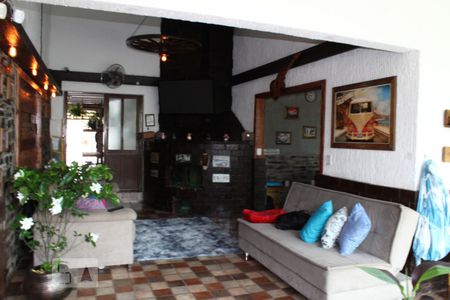 Sala de Estar de casa à venda com 3 quartos, 375m² em Guajuviras, Canoas