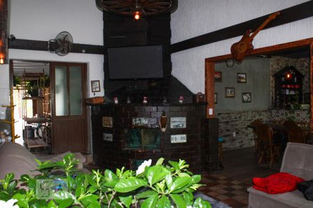 Sala de Estar de casa à venda com 3 quartos, 375m² em Guajuviras, Canoas