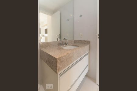 Apartamento para alugar com 39m², 1 quarto e 1 vagaSuíte - Banheiro 