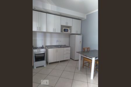 Sala e cozinha de apartamento para alugar com 1 quarto, 34m² em São José, Canoas