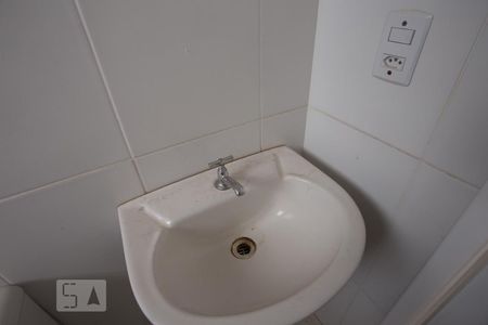 Apartamento para alugar com 48m², 2 quartos e 1 vagaBanheiro social - pia