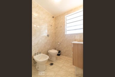 Apartamento para alugar com 85m², 3 quartos e sem vaga Apartamento para alugar com 85m², 3 quartos e sem vagaBanheiro social