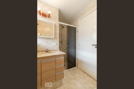 Apartamento para alugar com 85m², 3 quartos e sem vaga Apartamento para alugar com 85m², 3 quartos e sem vagaBanheiro social