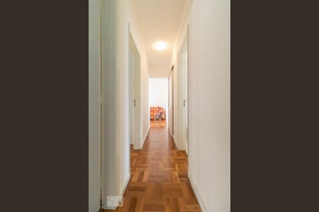 Apartamento para alugar com 85m², 3 quartos e sem vaga Apartamento para alugar com 85m², 3 quartos e sem vagaCorredor