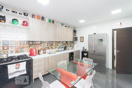 Apartamento para alugar com 144m², 3 quartos e sem vagaCozinha