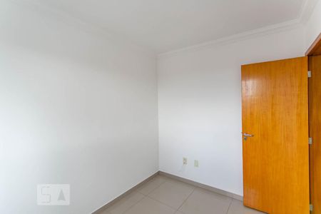 Quarto 1 de apartamento para alugar com 2 quartos, 45m² em Maria Helena, Belo Horizonte