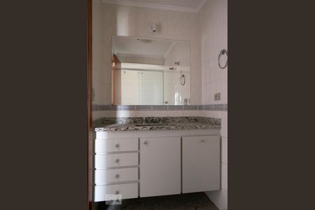 Apartamento à venda com 155m², 4 quartos e 4 vagasBANHEIRO SUITE