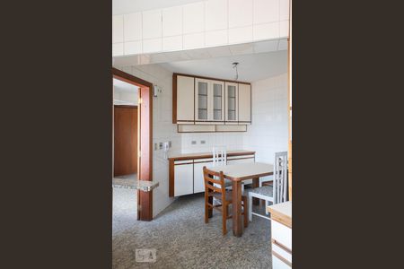 Apartamento à venda com 155m², 4 quartos e 4 vagasCOZINHA