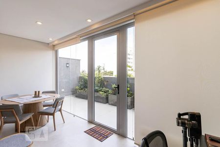 Sala de apartamento à venda com 1 quarto, 80m² em Indianópolis, São Paulo