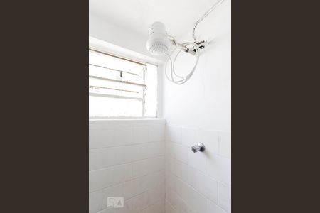 Banheiro de kitnet/studio para alugar com 1 quarto, 25m² em Bela Vista, São Paulo